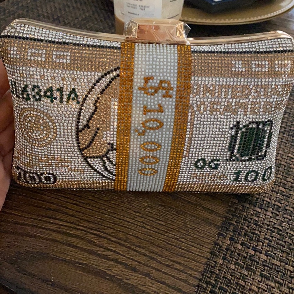 Clutch handbag